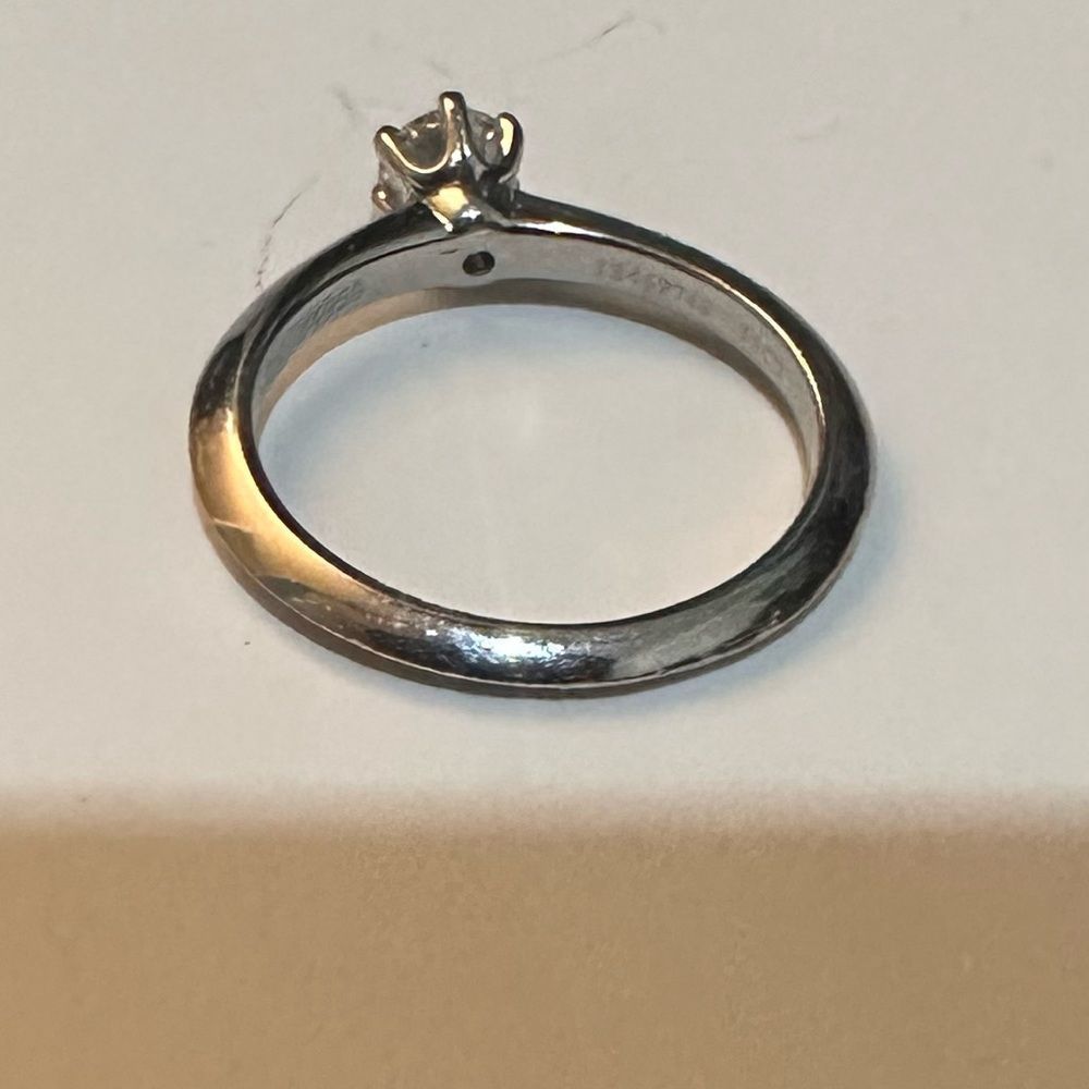 Tiffany and Co. Ring Solitaire Diamond 0.31ct Platinum - Picture 5 of 6